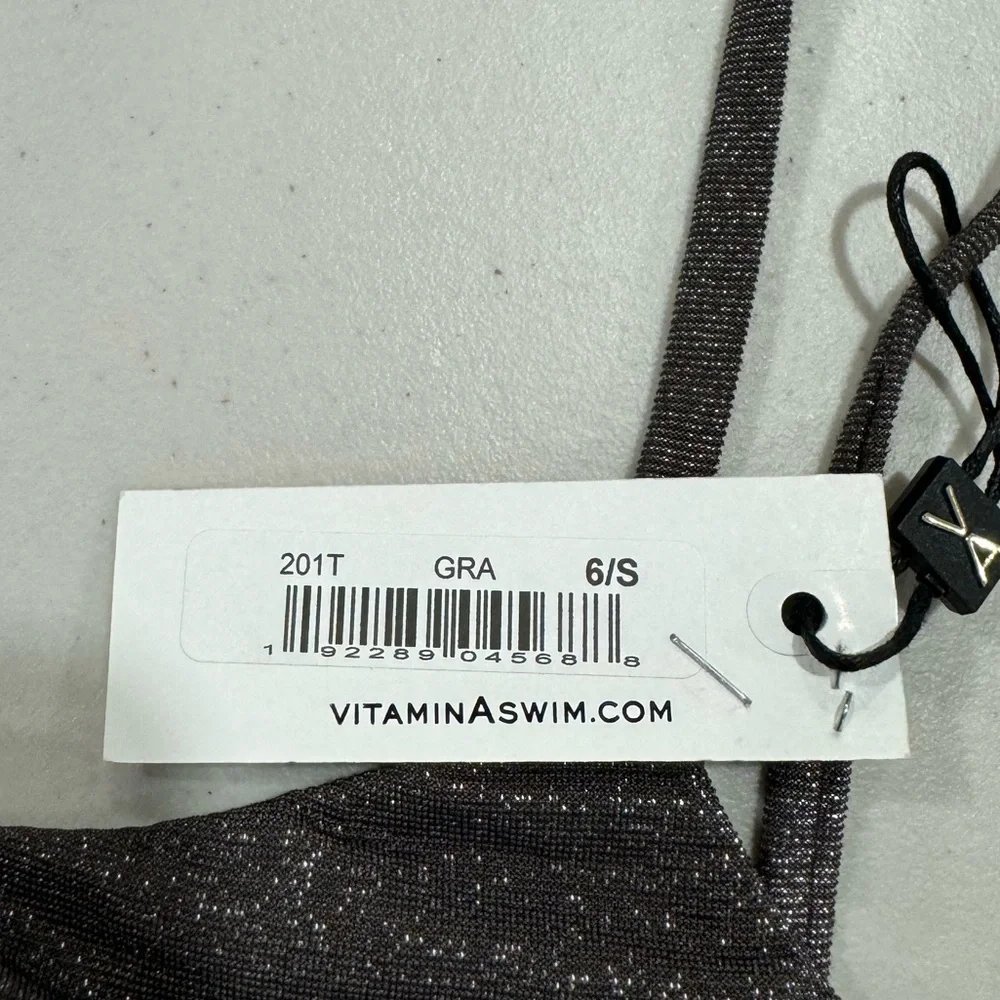 NWT Vitamin A Women One Shoulder‎ Bikini Top Size Small